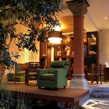 Yulia Village Inn Ubud Extérieur photo