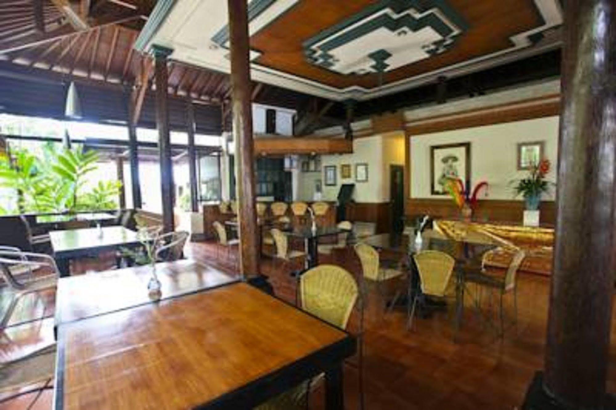 Yulia Village Inn Ubud Extérieur photo